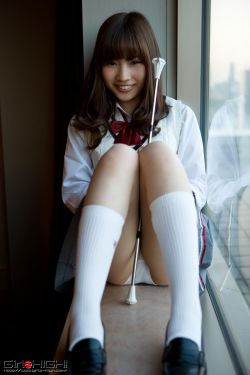 校花公交被强爽翻