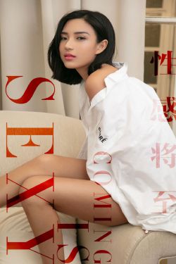 在厨房做饭拉起裙子做说说